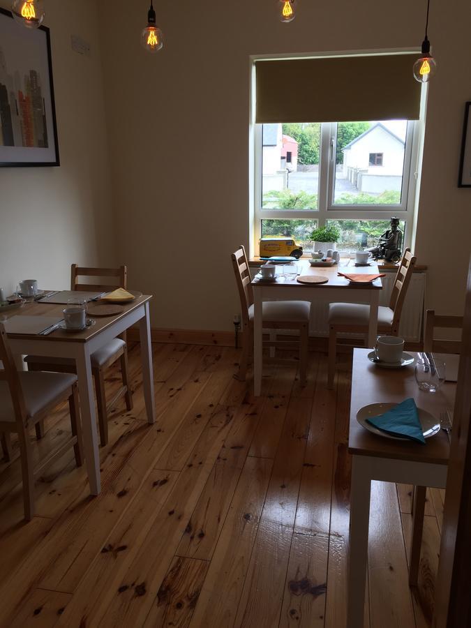 Marnic House Bed & Breakfast Ballyhaunis Bagian luar foto