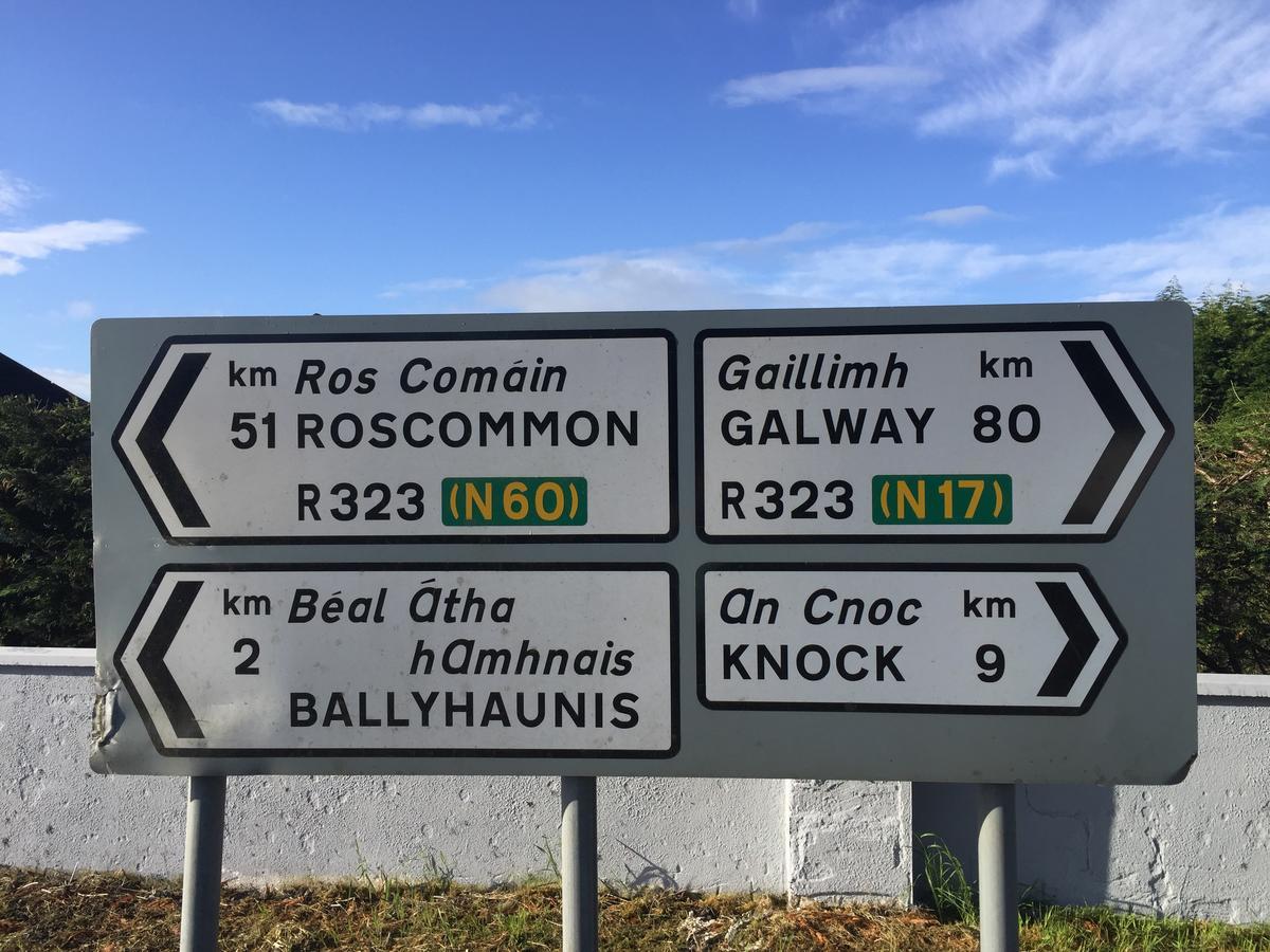 Marnic House Bed & Breakfast Ballyhaunis Bagian luar foto